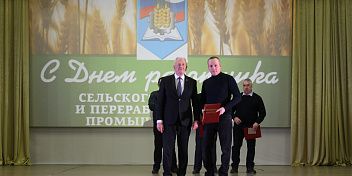  Аграрии Киквидзенского и Еланского районов отмечены наградами Волгоградской областной Думы