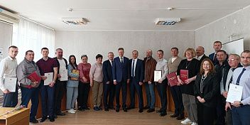 Станислав Коротков поздравил сотрудников сферы бытового обслуживания населения и ЖКХ