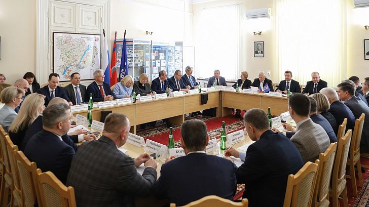 На заседании парламентской фракции «Единая Россия» рассмотрен вопрос о проектной работе