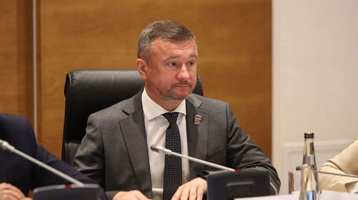Поздравление первого заместителя председателя Волгоградской областной Думы, руководителя фракции «Единая Россия» в Волгоградской областной Думе Михаила Струка с Днём социального работника