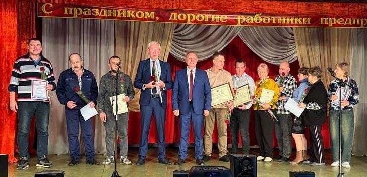В автоколонне 1732 города Волжский прошло торжественное мероприятие, посвящённое Дню работника транспорта