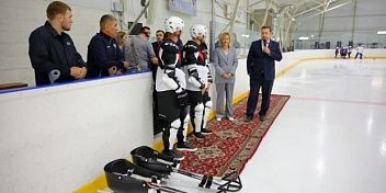 Участники команды  по следж-хоккею получили первые комплекты спортивной амуниции