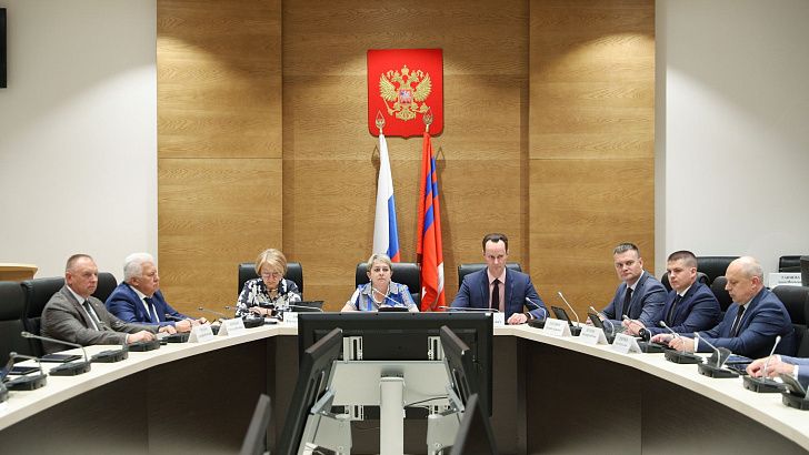 Областные депутаты обсудили финансовые вопросы медицины