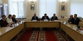 Состоялось заседание парламентской комиссии