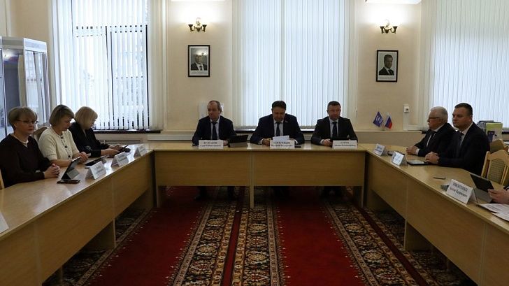 Состоялось заседание парламентской комиссии