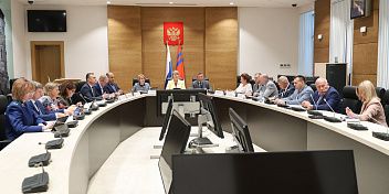 Парламентский комитет поддержал поправки в главный финансовый документ региона