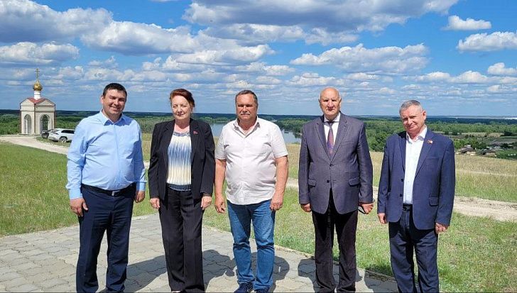 Депутаты фракции КПРФ Волгоградской областной Думы посетили с рабочим визитом Клетский район