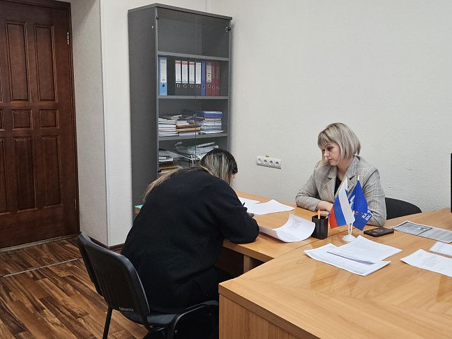Мария Аплеталина провела в Волжском прием в рамках Единого дня помощи участникам СВО и их семьям