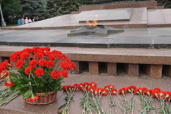 Волгоградцы почтили память жертв бомбардировки Сталинграда