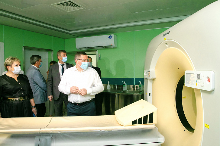 Руководство области проинспектировало модернизацию опорной больницы в Волжском