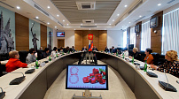 В регпарламенте поздравили женщин, возглавляющих городские и районные Думы