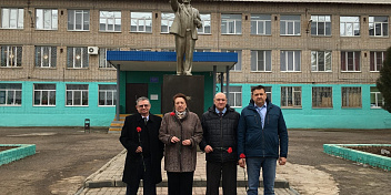 Депутаты фракции КПРФ выступили с отчетом перед жителями Светлоярского района