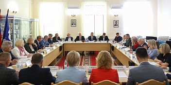Парламентарии обсудили внедрение в регионе современных информационных технологий
