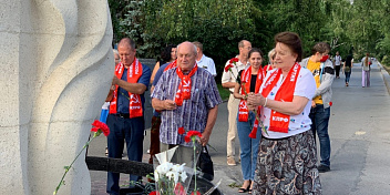 Волгоградские коммунисты почтили память жертв самой страшной бомбардировки Великой Отечественной войны