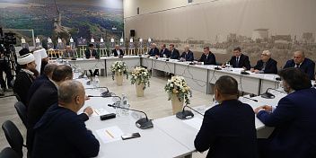 Андрей Бочаров провел рабочую встречу с представителями религиозных конфессий и национальных диаспор