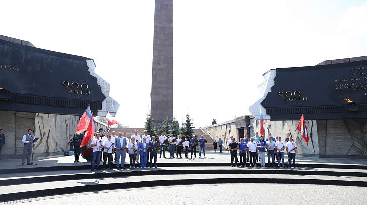 Волгоградские парламентарии почтили память погибших защитников и жителей блокадного Ленинграда 