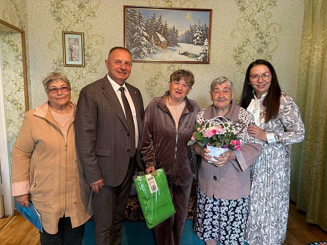 Волжанке Александре Трофимовне Смирновой исполнилось 90 лет! 