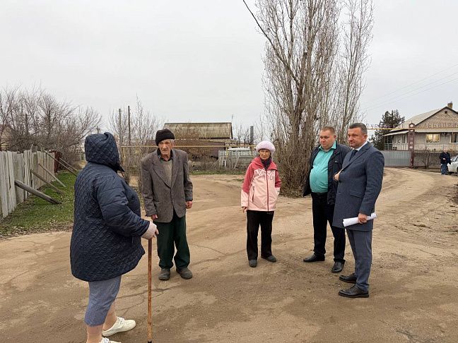 Михаил Струк провёл выездной приём граждан в Дубовке в рамках декады приёмов «Единой России»