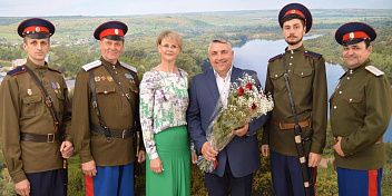 Лариса Гордиенко посетила благотворительный концерт "С гармонью для Победы"