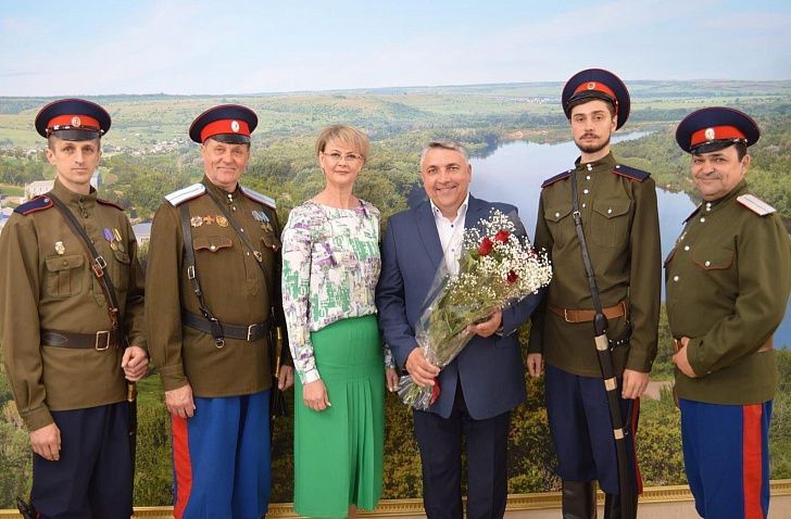 Лариса Гордиенко посетила благотворительный концерт "С гармонью для Победы"
