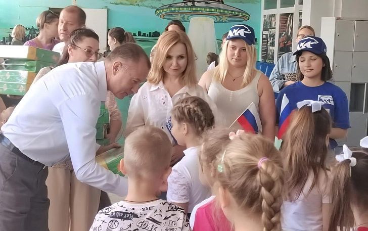В Тракторозаводском районе прошла благотворительная акция «Собери ребёнка в школу»