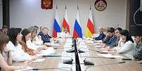 Сергей Горняков обсудил вопросы развития креативных индустрий и народных художественных промыслов