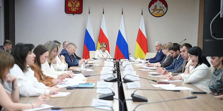 Сергей Горняков обсудил вопросы развития креативных индустрий и народных художественных промыслов