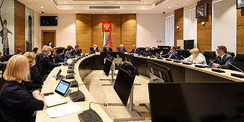 Волгоградские парламентарии рассмотрели доклад детского правозащитника за 2021 год