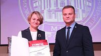 Земля с Мамаева кургана и книга «Сталинград. Без срока давности» переданы участникам патриотического проекта в Москве
