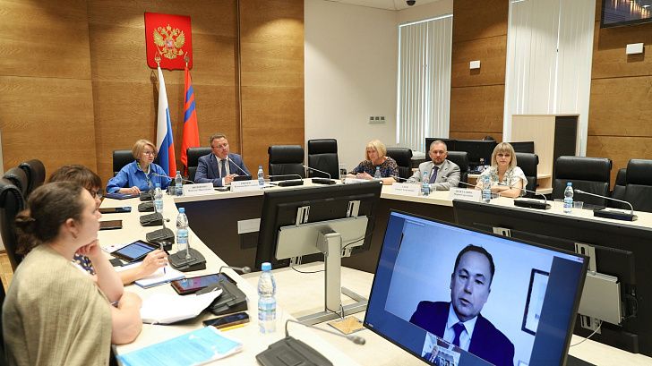 В облдуме рассмотрели вопросы трудоустройства инвалидов и бывших военнослужащих