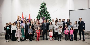 Партия «Новые люди» поздравила с наступающим Новым годом семьи с детьми участников специальной военной операции 