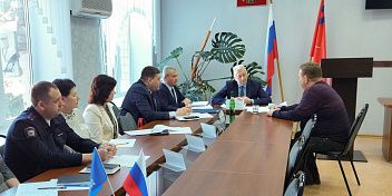 Александр Блошкин проводит рабочую поездку в Еланский район