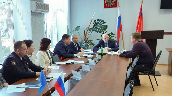 Александр Блошкин проводит рабочую поездку в Еланский район