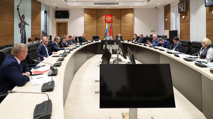Профильный комитет поддержал кандидатуры для награждения почетным знаком за заслуги в развитии парламентаризма 