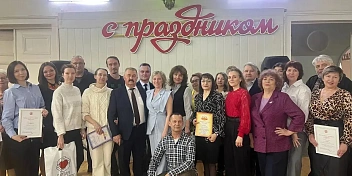 Евгений Кареликов поздравил с профессиональным праздником работников культуры