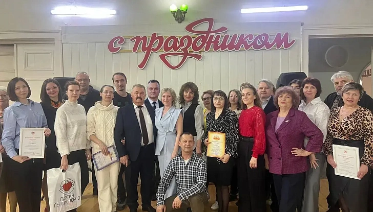 Евгений Кареликов поздравил с профессиональным праздником работников культуры