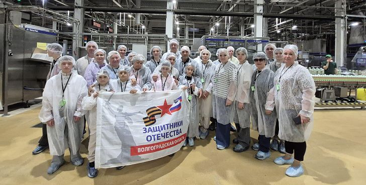 Дети участников СВО посетили агропромышленный комплекс «Сады Придонья» в рамках проекта «ПрофСтарт»