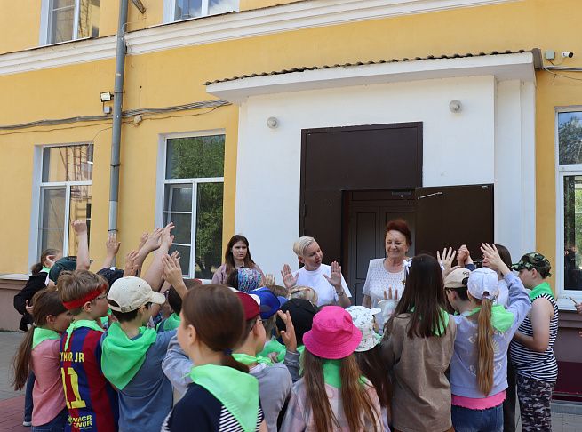 Тамара Головачева посетила детский оздоровительный лагерь «Радуга» школы № 81