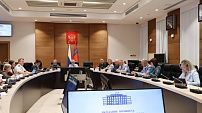 Комитет облдумы одобрил исполнение бюджета ТФОМС за 2025 год и корректировки на 2026-й