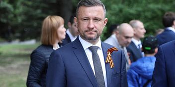 Поздравление первого заместителя председателя Волгоградской областной Думы, руководителя фракции «Единая Россия» Михаила Струка с Днём Победы