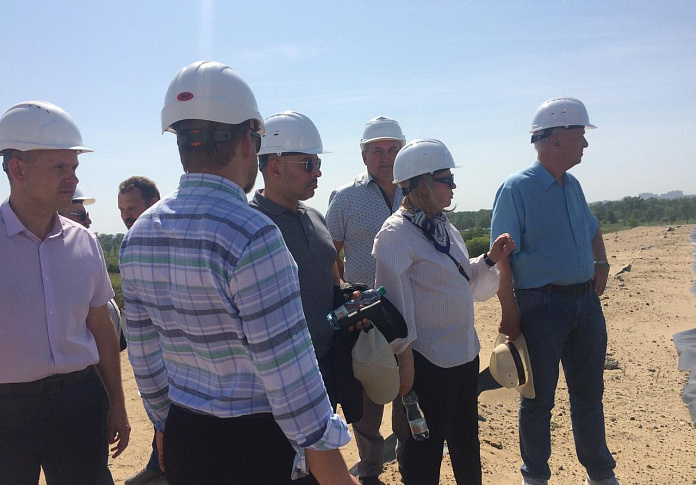 Депутаты регионального парламента и Государственной Думы проинспектировали строительство очистных сооружений на острове Голодном