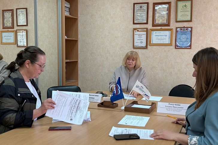 В Волгограде работает общественная приемная администрации региона для граждан по вопросам ЖКХ