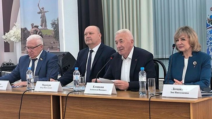 Александр Блошкин провел рабочую поездку в Жирновский район