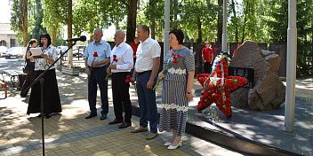 Волгоградские и воронежские парламентарии провели совместные мероприятия в рамках патриотической акции-велопробега