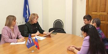 Проблемы незрячих и слабовидящих людей обсуждались в ходе тематического приема депутатов