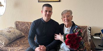 Александр Нелепин поздравил со 100-летним юбилеем  Нину Васильевну Глазкову