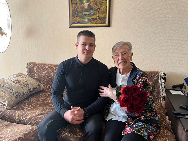 Александр Нелепин поздравил со 100-летним юбилеем  Нину Васильевну Глазкову