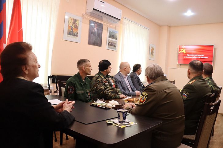 Депутаты фракции КПРФ встретились с представителями различных поколений героев Отечества, защитников Родины