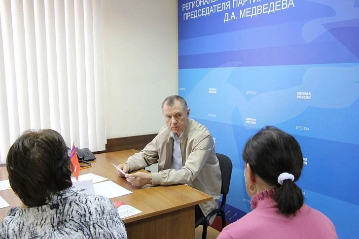 Игорь Романов провел прием граждан 