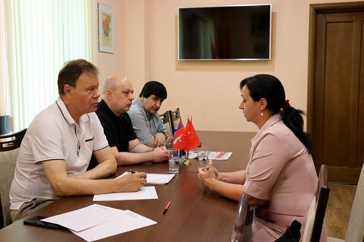 Депутат Олег Дмитриев принял участие в совместном приеме граждан с депутатом Государственной Думы Николаем Арефьевым
